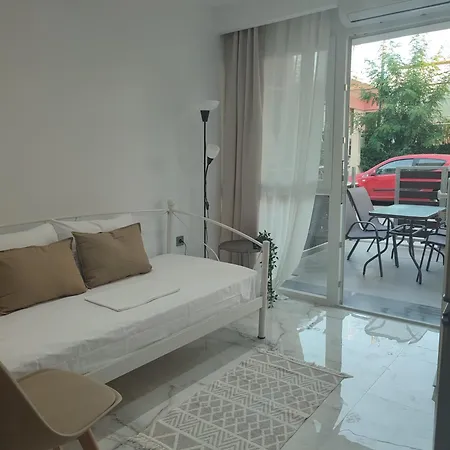 Alexander Luxury Apartment Nea Moudania