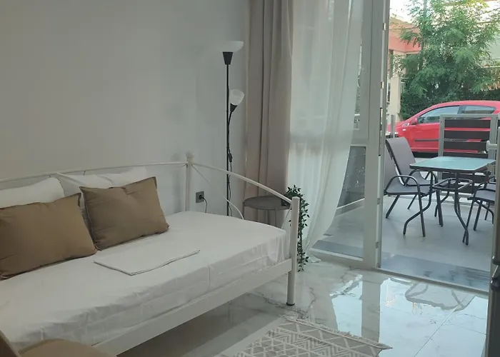 Alexander Luxury Apartment Nea Moudania