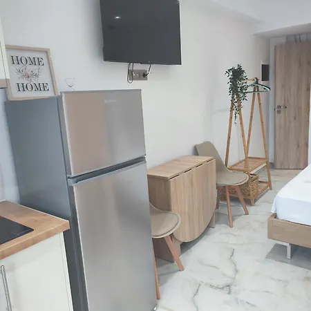 아파트 Alexander Luxury 네아 모우다니아